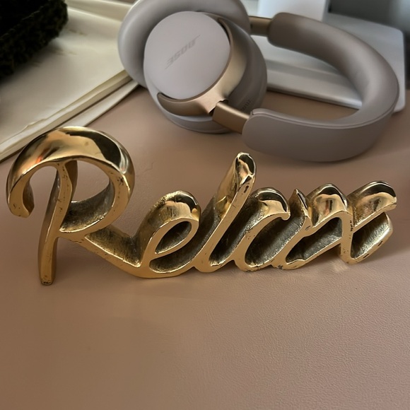 Gold “Relax” sign - Picture 5 of 5